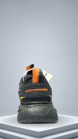 Lightweight kids shoes for school and play