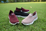 Lightweight women slip-on walking shoes