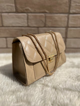 Cross body bag with golden chain.(Beige)