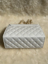 Cross body bag with golden chain.(White)