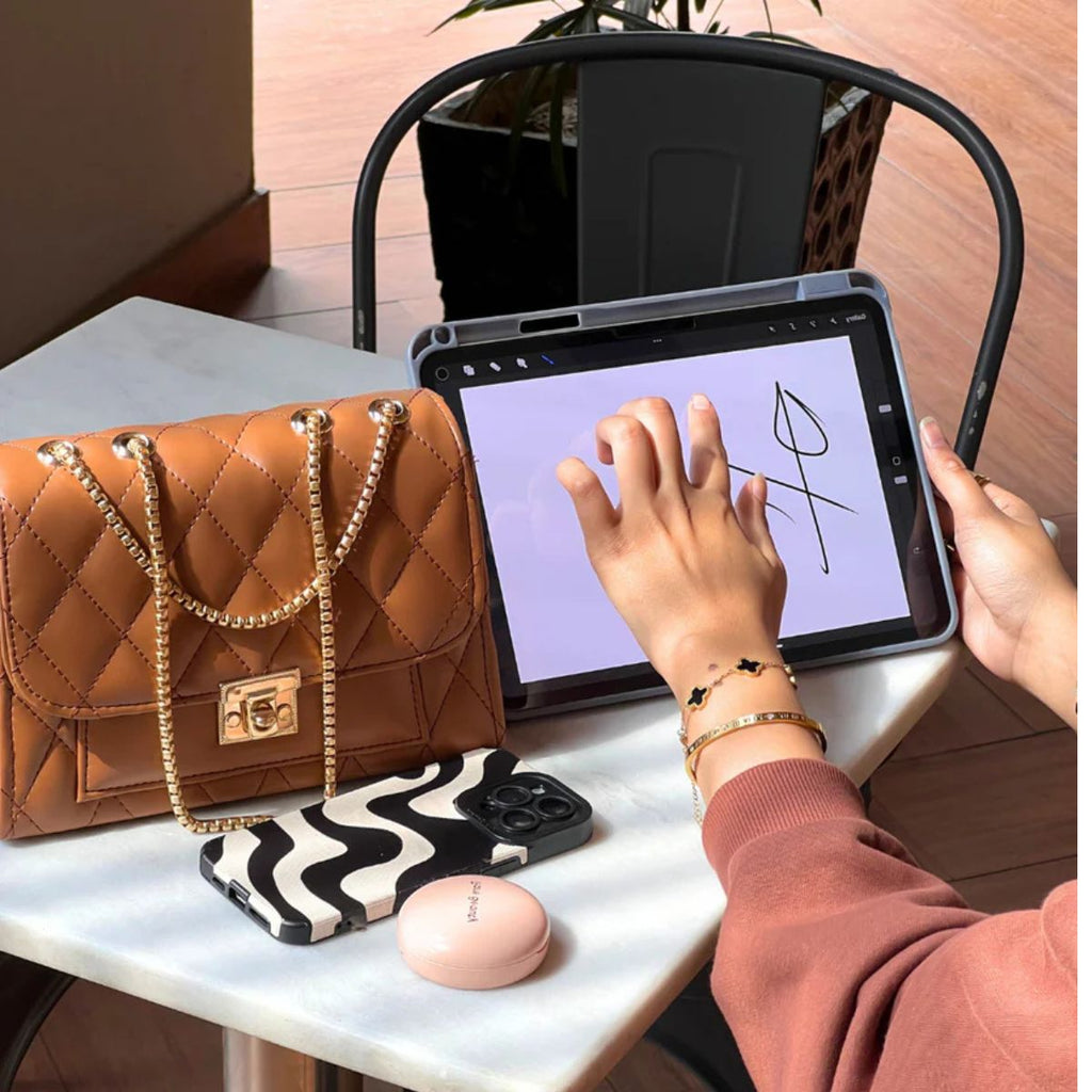 Kalra Brown Cross body bag with golden chain.(Brown)