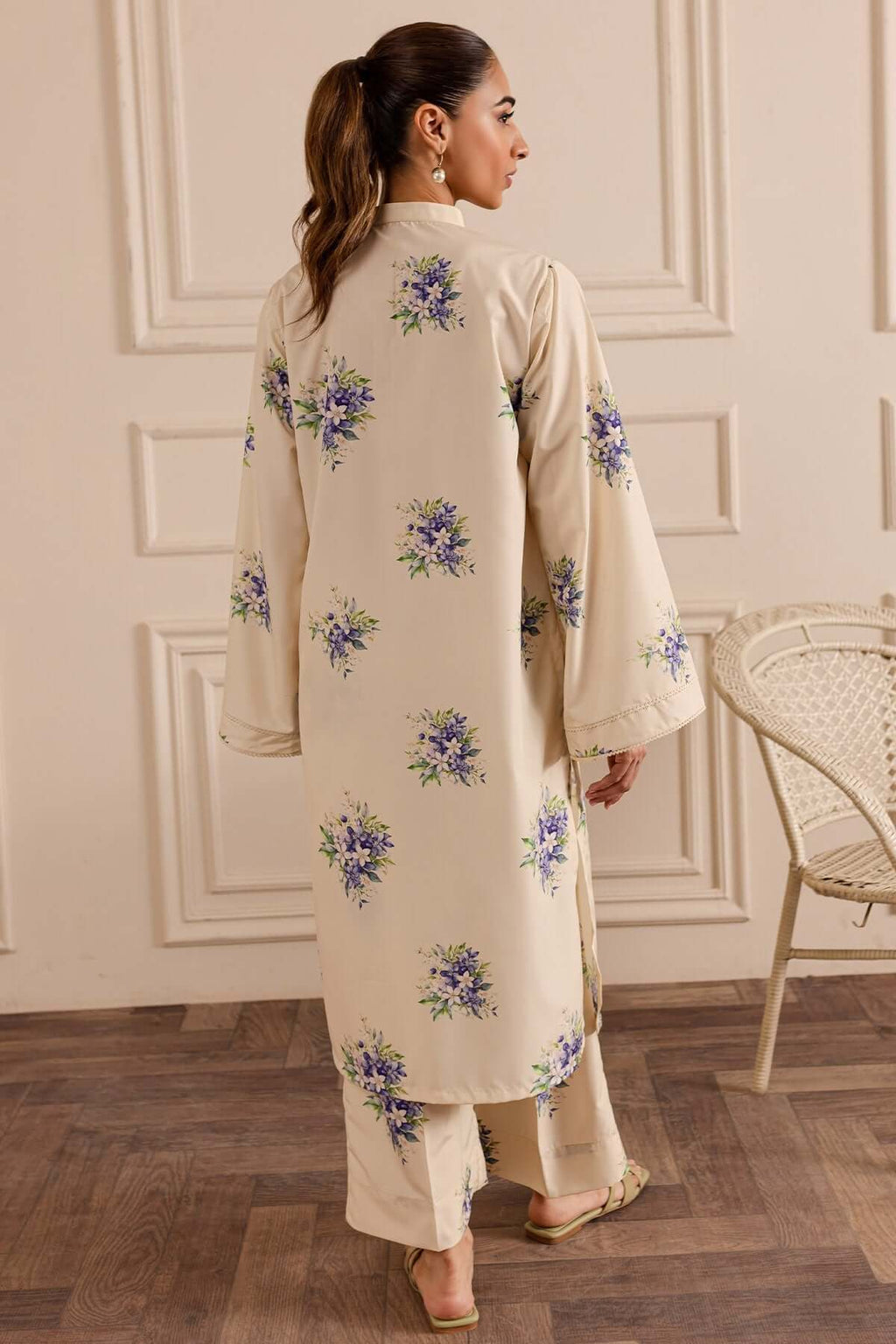 Cream floral printed kurta for women