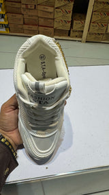 Chunky sole of kids sneakers